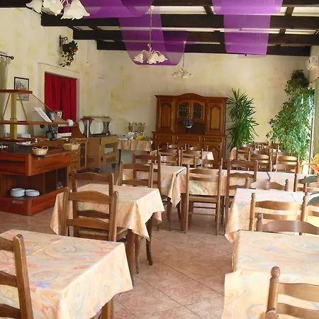 Les Mimosas Hotel 2*